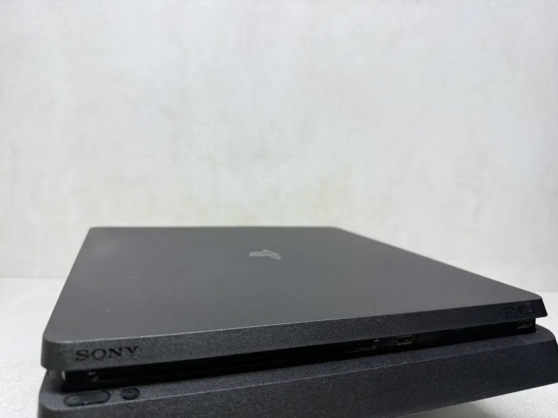 PS4 Slim > 500gb / Fortnite + Roblox + eFootbal …