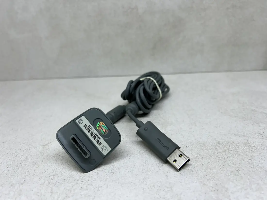 Xbox 360 > USB punjac / Play and Charge Kit Microsoft / ORIGINAL