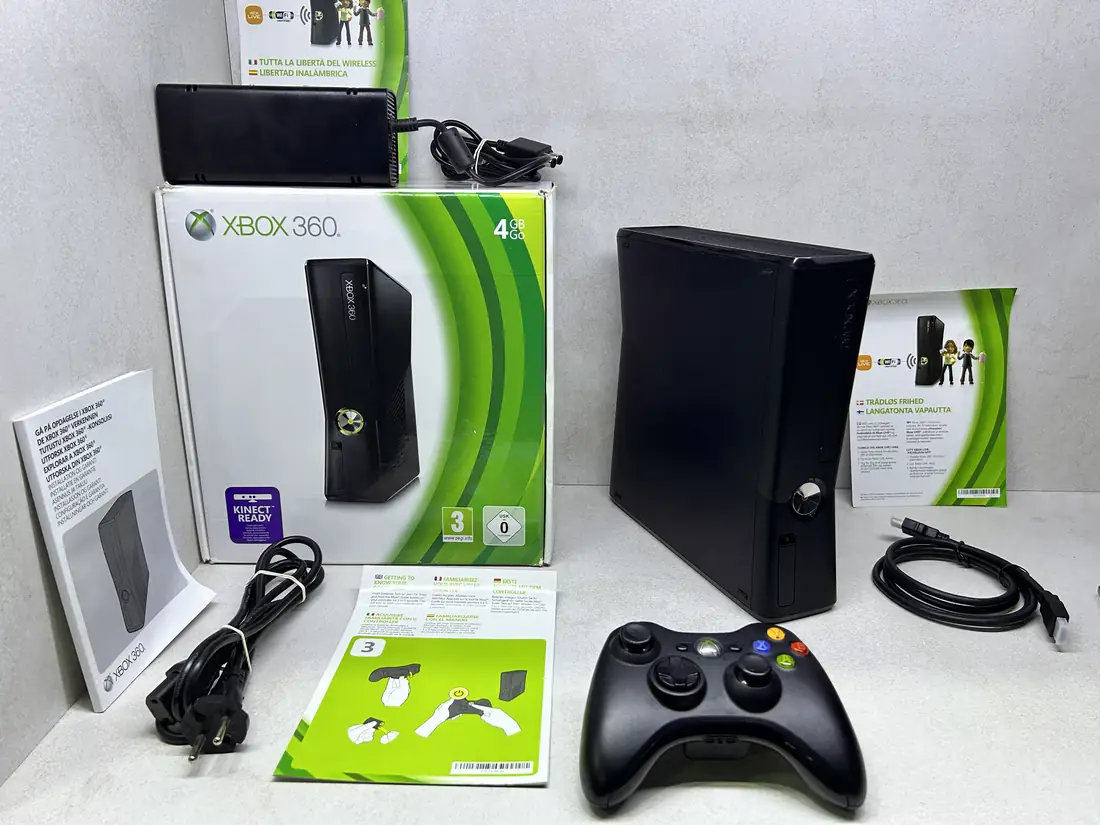 XBOX 360 Slim > 250gb / 100 igara / GTA V + Minecraft … / + Kutija