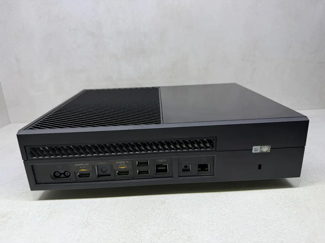 XBOX One > 500gb / Fortnite + Roblox + eFootbal …